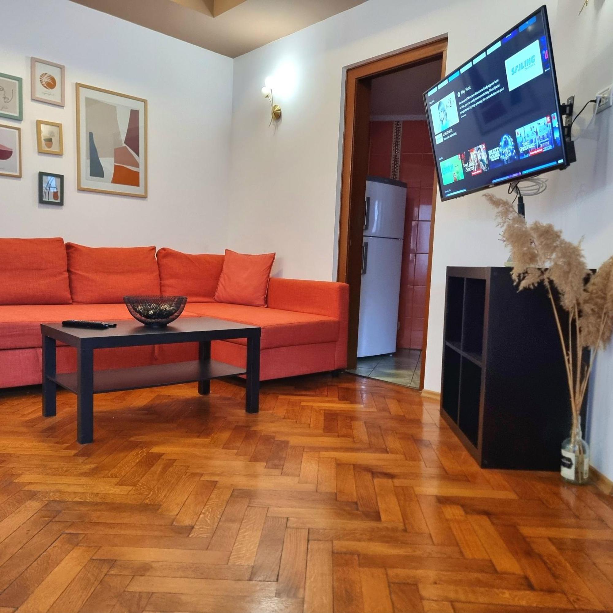 Peaceful Getaway - Generous 3-Bedroom Sanctuary - Close To Historic Old Town Bucharest Luaran gambar
