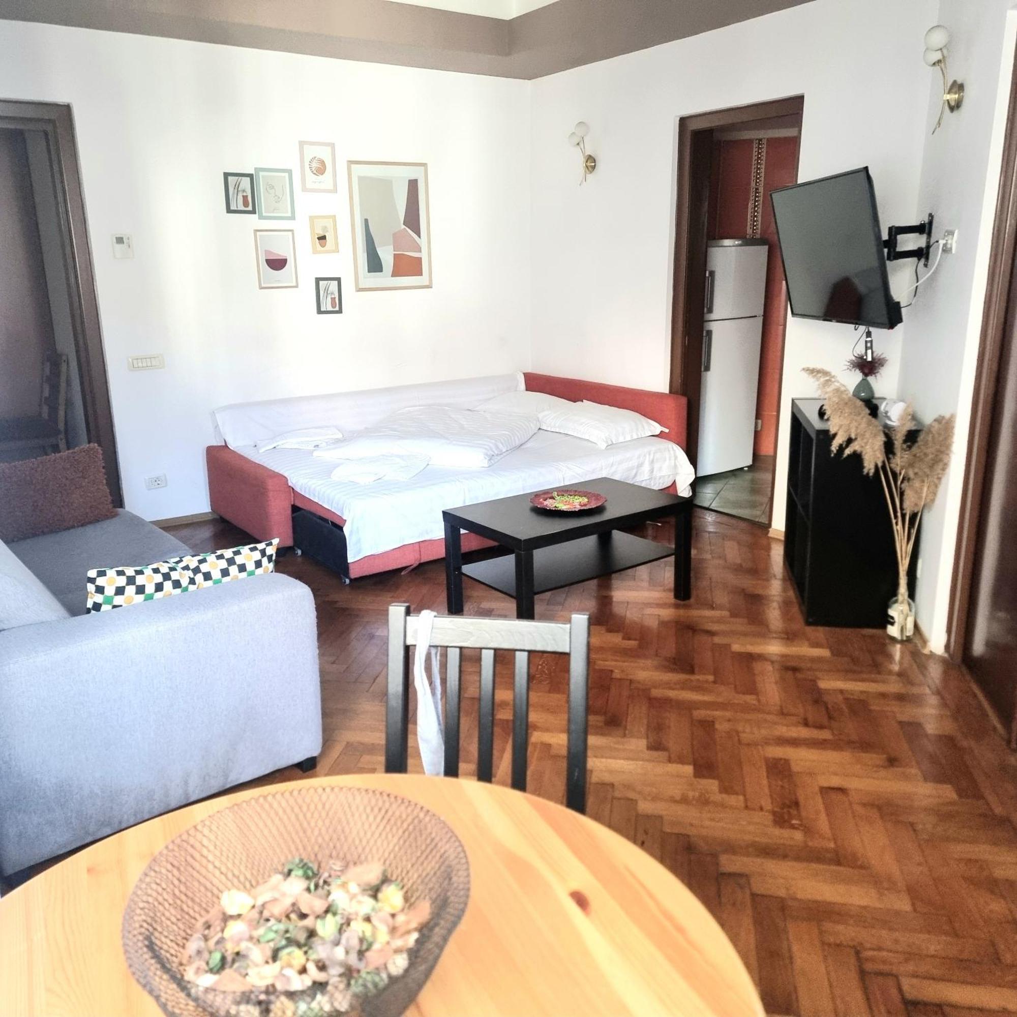 Peaceful Getaway - Generous 3-Bedroom Sanctuary - Close To Historic Old Town Bucharest Luaran gambar